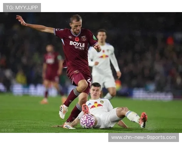 西汉姆联边路拉扯成功造成多点空位